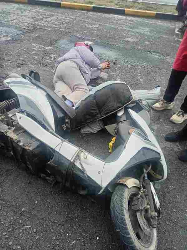 老涟水中学门口西摔倒了